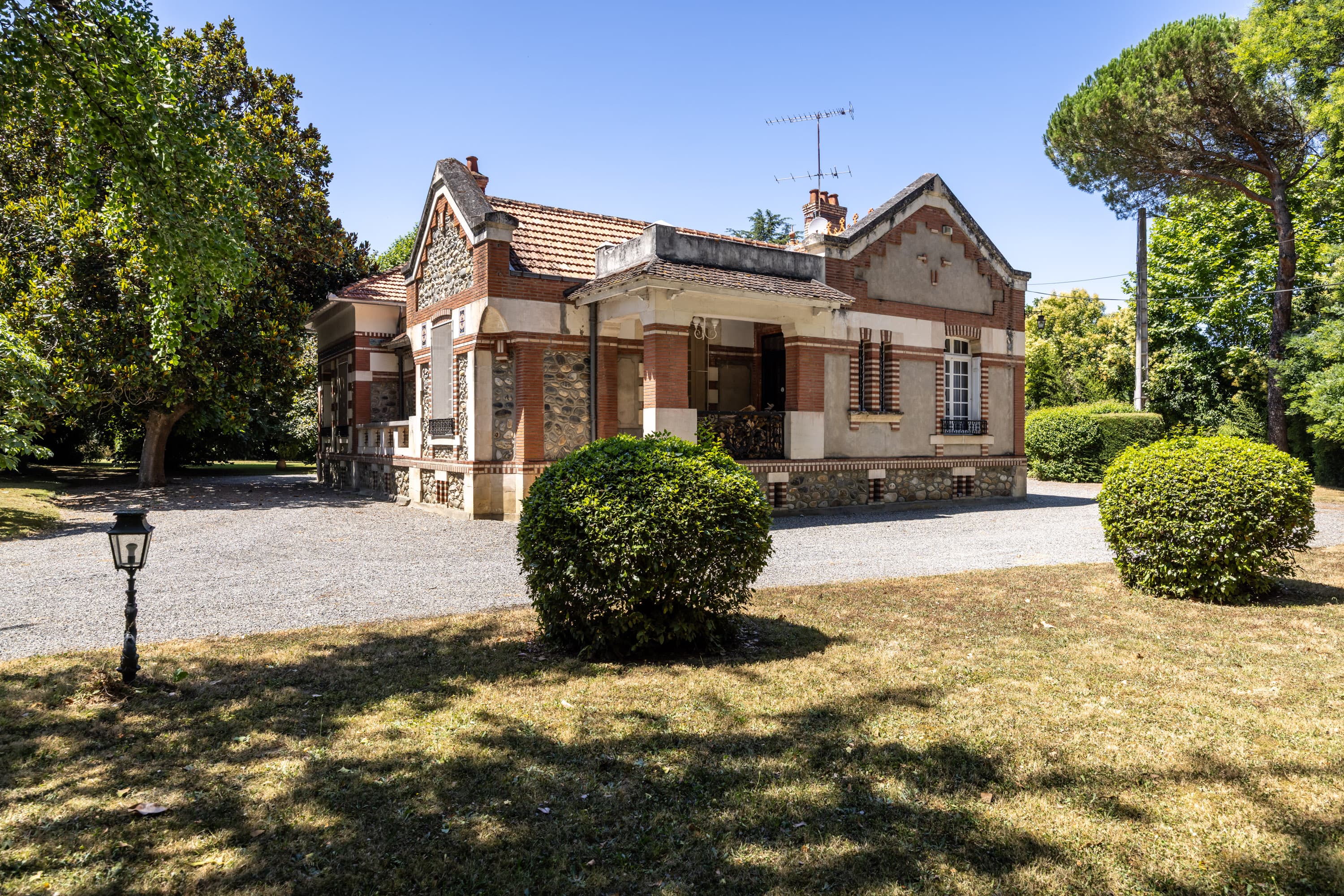 Le Moulin de l'Averanède — façade principale
